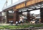 चौरी चौरा ओवरब्रिज निर्माण में बड़ी उपलब्धि, रेल लाइन पर 63 मीटर लंबा बो-स्ट्रिंग गर्डर स्थापित; स्थानीय लोगों ने  पुराने ‘वाई’ मॉडल की मांग दोहराई