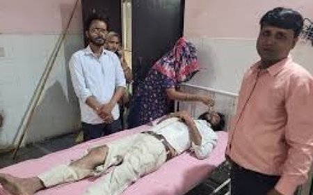 जयपुर-दिल्ली नेशनल हाईवे-48 के जागुवास फ्लाईओवर पर बड़ा सड़क हादसा; गहरे गड्ढे के कारण अनियंत्रित होकर फिसली बाइक, युवक गंभीर रूप से घायल, उच्च चिकित्सा केंद्र रेफर
