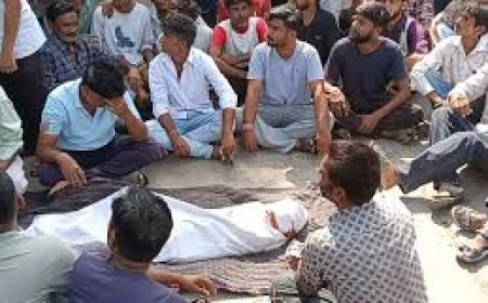 तेज रफ्तार ट्रैक्टर की टक्कर से मासूम की मौत, सड़क पर शव रखकर ग्रामीणों ने लगाया जाम; पुलिस ने मामला दर्ज कर जांच की शुरू