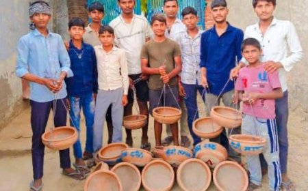 बसेठ में सैनी समाज युवा टीम की अनूठी पहल, 31 परिंदे लगाकर पक्षियों के लिए की पानी की व्यवस्था