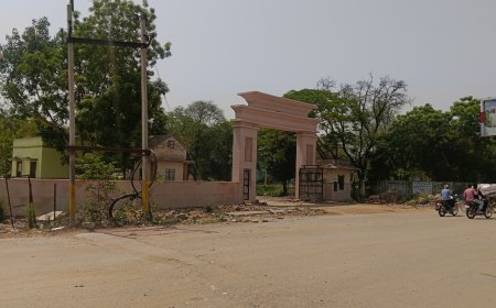 मंडी के बाईपास गेट का निर्माण एक साल बाद भी अधूरा, सुरक्षा पर सवाल