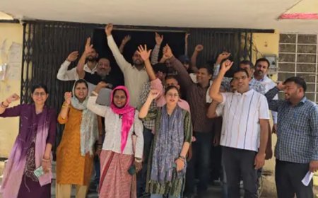 अवकाश के दिनों में ड्यूटी लगाने का विरोध: संयुक्त समन्वय समिति ने मुख्य सचिव के नाम सौंपा ज्ञापन