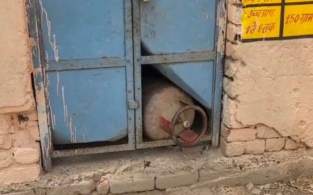सरकारी स्कूल मे चोरी: बच्चों के मिड-डे मील का 198 किलो राशन ले उड़े चोर