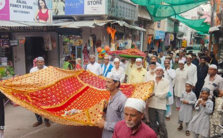 गाजी सरकार के सालाना उर्स का धूमधाम से आगाज; जहाजपुर में उमड़ा अकीदतमंदों का सैलाब, अमन-चैन और भाईचारे के लिए दरगाह शरीफ में मांगी गईं दुआएं