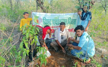 विश्व पर्यावरण दिवस: हरियाली बाबा और बच्चों ने मिलकर रोपे नीम के पौधे, सुरक्षित प्रकृति का दिया संदेश