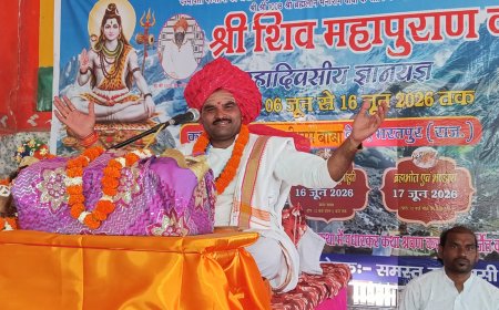 बेरी में आयोजित श्री शिव महापुराण कथा में उमड़ रहा जनसैलाब: भजनों पर भावविभोर होकर झूम रहे श्रद्धालु