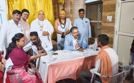 राधा प्रसाद धाम (वृंदावन) में लगा विशाल निःशुल्क हेल्थ चेकअप कैंप; मानवता की सेवा और जन-कल्याण के लिए सदैव तत्पर: राधा प्रसाद देव जू
