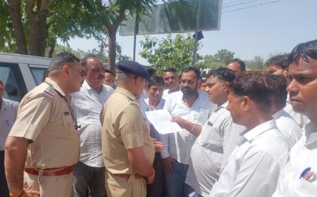 अधिवक्ता से कथित दुर्व्यवहार पर भड़का वकील समुदाय, हनुमाननगर थाने पहुंचकर लगाए पुलिस विरोधी नारे