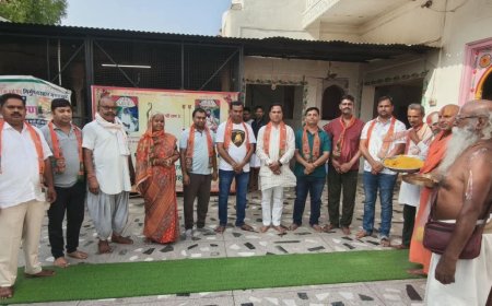 पीएम मोदी के ऐतिहासिक कार्यकाल पर मंडावर में महाआरती, साधु-संतों और भाजपाइयों ने जताया प्रभु का आभार