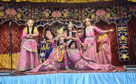 यज्ञ के माध्यम से विश्व शांति की कामना, रासलीला में छाई कृष्ण जन्मोत्सव की खुशियां; उमड़े श्रद्धालु