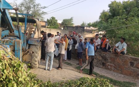 ग्रामीणों के विरोध के बीच पुलिस सुरक्षा में बदला गया टूटा बिजली पोल, दो दिन बाद बहाल हुई विद्युत आपूर्ति
