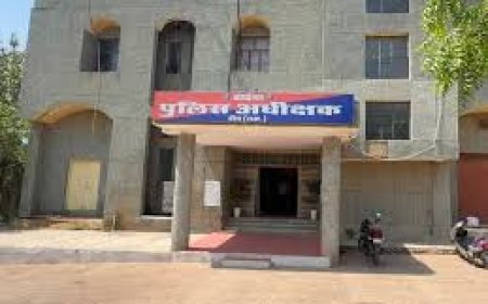 खाकी में 'विभीषण': देर रात औचक निरीक्षण के दौरान खुली पोल, डीग एसपी ने डायल-112 के ड्राइवर को कुख्यात अपराधी से बात करते रंगे हाथों पकड़ा, गिरफ्तार कर सेवा से बर्खास्त, महकमे में मचा हड़कंप