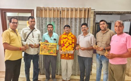 चारधाम यात्रा से लौटे संस्थान संयोजक जयंतिलाल परमार का बहुमान, सदस्यों को भेंट किए केदारनाथ मंदिर के प्रतीक चिह्न
