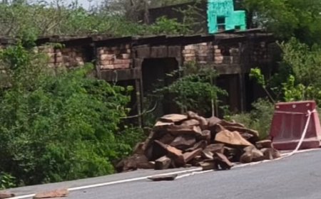 पत्थर डाले, काम नहीं हुआ शुरू- बरौली स्कूल के पास में धंसी हाईवे सड़क बनी हादसों का खतरा; कार्य शुरू न होने से ग्रामीणों में नाराजगी