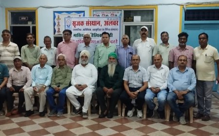 'सृजक' की काव्य गोष्ठी में बही काव्य धारा, रचनाओं ने मोहा मन