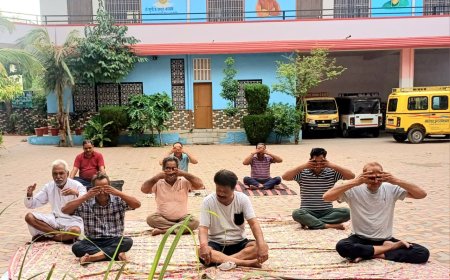 निशुल्क योग शिविर बना स्वास्थ्य जागरूकता की मिसाल, एक माह से निरंतर जारी