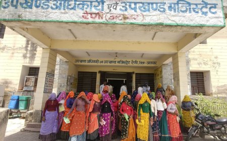 मनरेगा मजदूरी कम मिलने पर रैणी में हंगामा; श्रमिकों ने SDO और BDO कार्यालय में सौंपा ज्ञापन, अतिरिक्त BDO पर धमकाने का आरोप