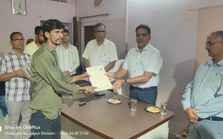 उदयपुरवाटी शहरी सेवा शिविर का जिला कलेक्टर ने किया निरीक्षण, लाभार्थियों को वितरित किए पट्टे