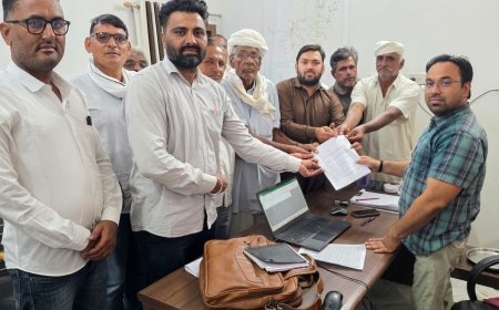 गुदलेसर में नहरी पानी की समस्या: ग्रामीणों ने अधिशासी अभियंता को सौंपा ज्ञापन