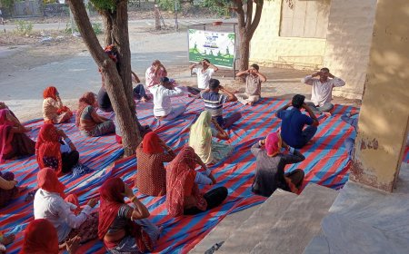 ग्राम पंचायत दुजाना में अंतर्राष्ट्रीय योग दिवस पर हुआ भव्य योगाभ्यास कार्यक्रम