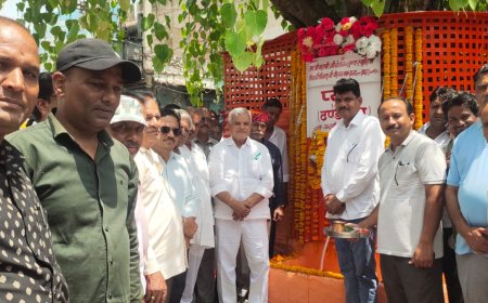 स्व. महावीर चौहान की प्रथम पुण्यतिथि पर रेलवे स्टेशन चौक पर वाटर कूलर का किया लोकार्पण