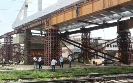 चौरी चौरा ओवरब्रिज निर्माण में बड़ी उपलब्धि, रेल लाइन पर 63 मीटर लंबा बो-स्ट्रिंग गर्डर स्थापित; स्थानीय लोगों ने  पुराने ‘वाई’ मॉडल की मांग दोहराई