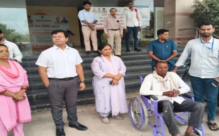 शहरी सेवा शिविर बना सहारा, दीपचंद को मिली व्हीलचेयर, चेहरे पर लौटी मुस्कान