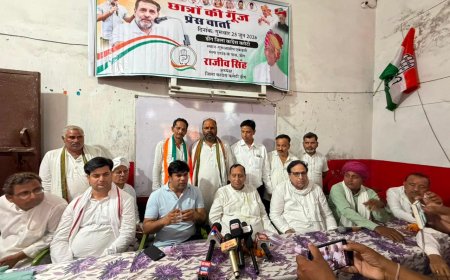 राहुल गांधी के प्रस्तुतीकरण का प्रोजेक्टर पर किया प्रदर्शन, परीक्षा प्रणाली, बेरोजगारी और शिक्षा व्यवस्था की खामियों पर हुई चर्चा