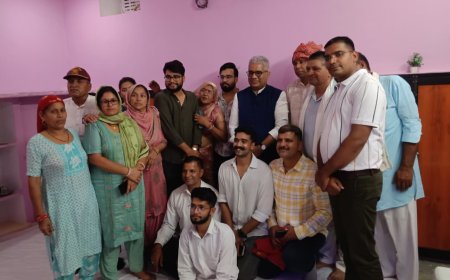 केंद्रीय मंत्री व अलवर सांसद भूपेंद्र यादव का सोनागढ़ दौरा, परिवारजनों से लिया आशीर्वाद