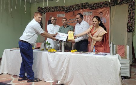 सांख्यिकी अधिकारी दीपक कुमार शर्मा 'स्टार परफॉर्मर' सम्मान से नवाजे गए;  जनाधार योजना में उत्कृष्ट कार्य के लिए आर्थिक एवं सांख्यिकी विभाग ने किया सम्मानित