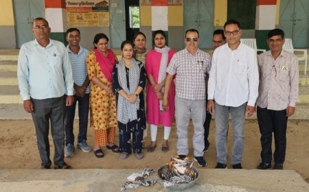 ग्रीष्मावकाश कटौती के आदेशों का विरोध: राजस्थान शिक्षक संघ शेखावत ने जलाई आदेशों की होली