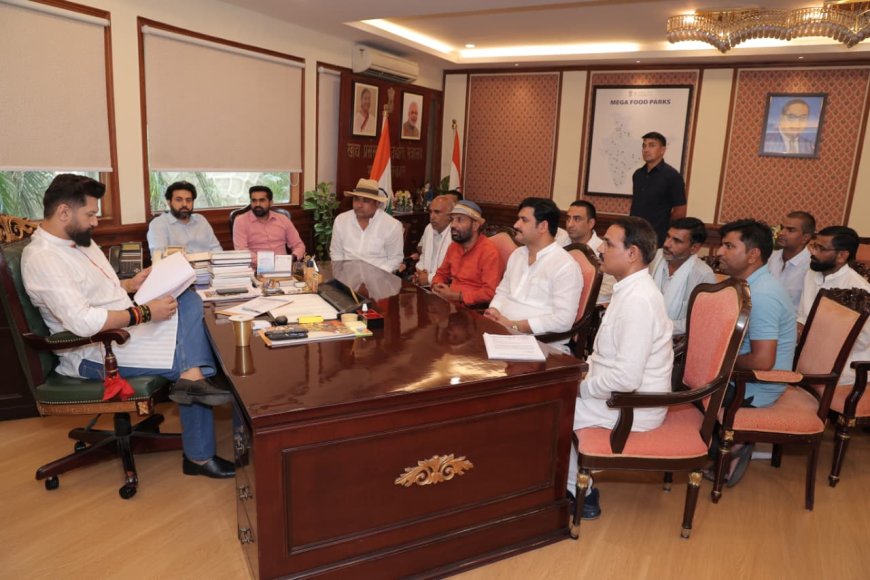 नीट छात्र प्रदीप माहीच आत्मदाह प्रकरण: शिष्टमंडल के साथ दिल्ली पहुंचे पीड़ित परिजन, केंद्रीय मंत्री चिराग पासवान ने दिया अमित शाह और सीएम भजनलाल से बात कर जल्द न्याय दिलाने का भरोसा
