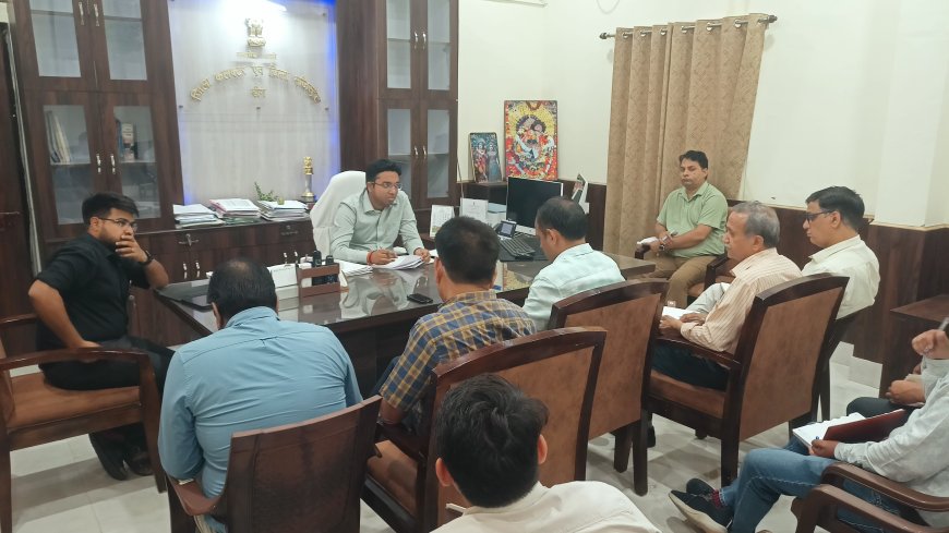 गुरु पूर्णिमा मेला की पूर्व तैयारियों को लेकर डीग जिला कलेक्टर मयंक मनीष ने ली समीक्षा बैठक;  अधिकारियों को दिए आवश्यक दिशा-निर्देश