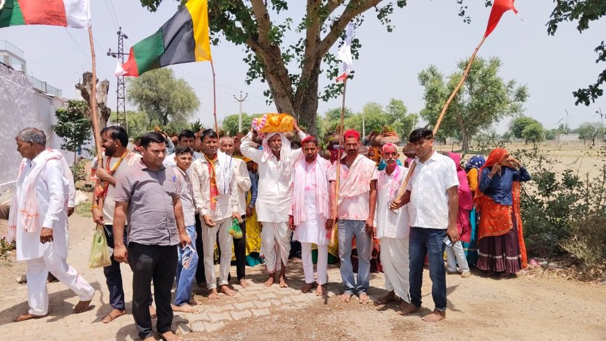 भव्य कलश यात्रा के साथ पिछोकड़ा का बास में सात दिवसीय श्रीमद्भागवत कथा का शुभारंभ; 101 महिलाओं ने सिर पर मंगल कलश धारण कर बढ़ाई शोभा