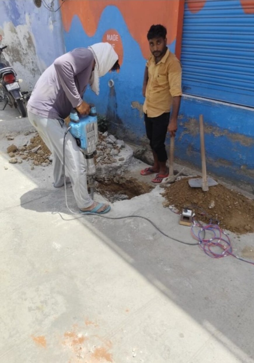 पेयजल कनेक्शनों के बाद सड़कों पर रह गए गड्डे, वार्डवासियों ने उठाए सवाल; बरसात से पहले गड्ढे भरवाने की मांग