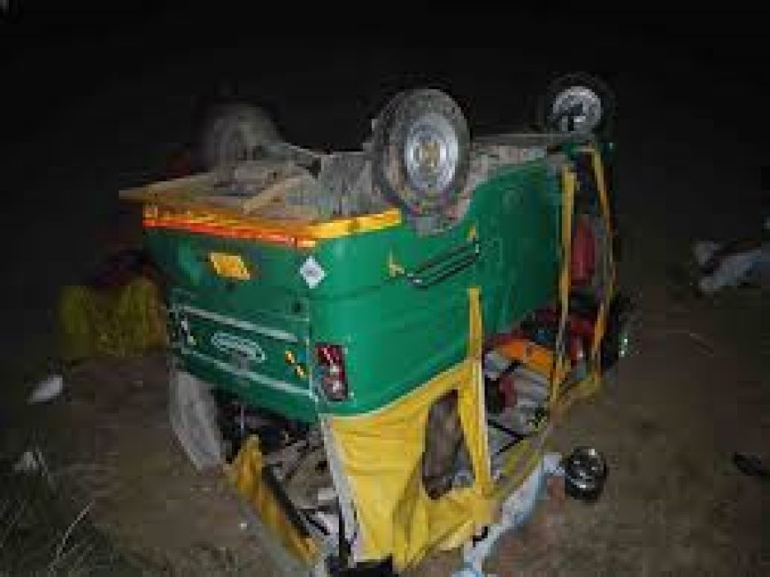 गोवर्धन परिक्रमा से लौट रहे श्रद्धालुओं का टेम्पू पलटा; हादसे में 4 घायल, 2 गंभीर हालत में भरतपुर रेफर
