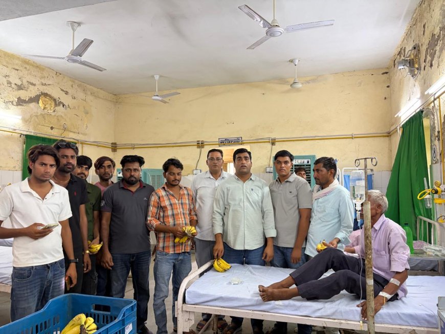 भंवर जितेंद्र के जन्मदिन पर लक्ष्मणगढ़ अस्पताल कच्ची बस्ती में बाटे फल