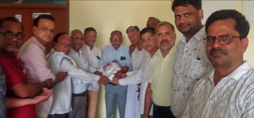 खेरली वैश्य महासभा ने रेखा शर्मा हत्याकांड की सीबीआई जांच की मांग उठाई मुख्यमंत्री के नाम सौंपा ज्ञापन