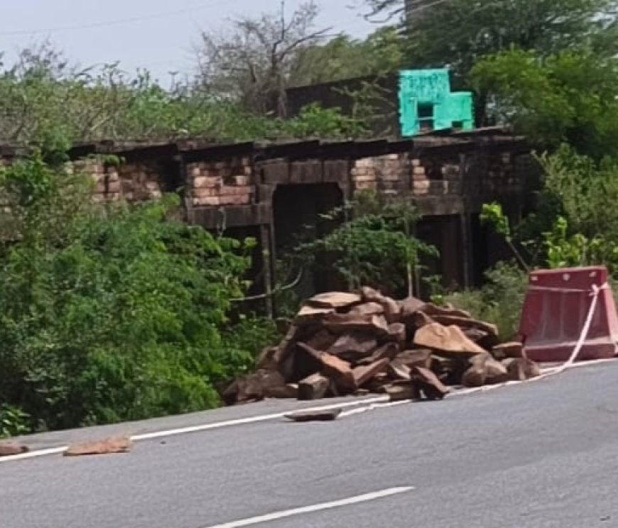 पत्थर डाले, काम नहीं हुआ शुरू- बरौली स्कूल के पास में धंसी हाईवे सड़क बनी हादसों का खतरा; कार्य शुरू न होने से ग्रामीणों में नाराजगी
