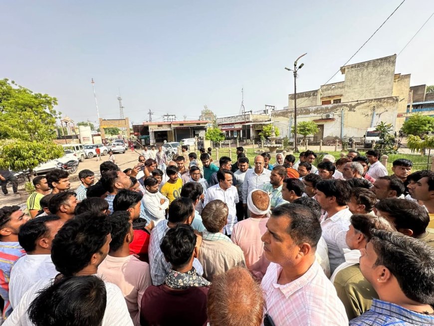 सिकराय उपकोष कार्यालय में दो दिन में दो मौतें: लेखाकार शीतल की संदिग्ध मौत के बाद उप कोषाधिकारी मनोज मीणा ने की खुदकुशी,  ग्रामीणों सहित परिजनों ने आरोपियों को गिरफ्तार करने की  मांग को लेकर थाना और अस्पताल में दिया धरना विधायक राजेंद्र मीणा की समझाइश पर हुआ पोस्टमार्टम