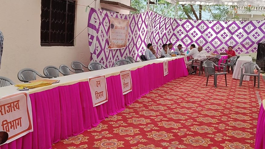 कारोई में पहला ग्राम सेवा शिविर आयोजित: अधिकारियों  के नहीं पहुँचने से खाली कुर्सियां करती रहीं  इंतजार