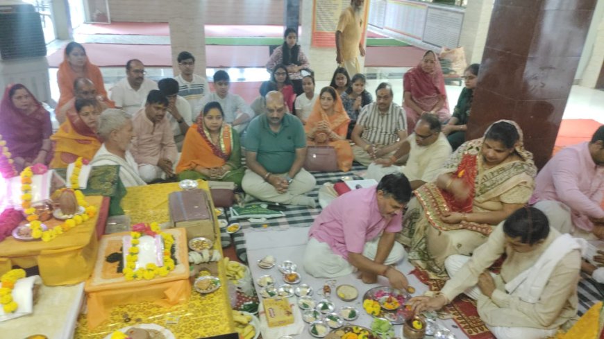 श्याम बाबा की फूल बंगला झांकी सजाई, शिव महारुद्राभिषेक व हवन पूजन किया