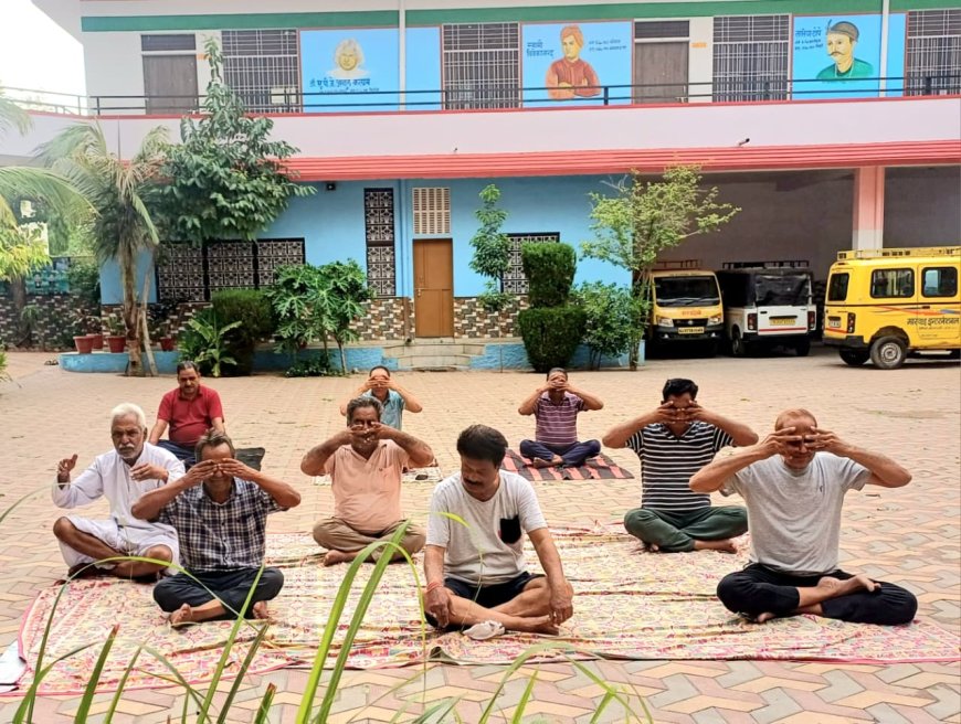 निशुल्क योग शिविर बना स्वास्थ्य जागरूकता की मिसाल, एक माह से निरंतर जारी