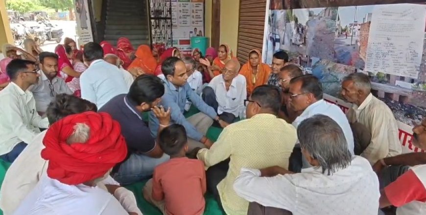 तखतगढ़ में पार्षद की भूख हड़ताल समाप्त, प्रशासन के आश्वाशन पर समाधान का भरोसा