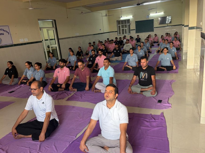 बीडीके अस्पताल में विश्व योग दिवस पर स्वास्थ्यकर्मियों  एवं नर्सिंग विद्यार्थियों ने किया योग; नशामुक्ति का लिया संकल्प