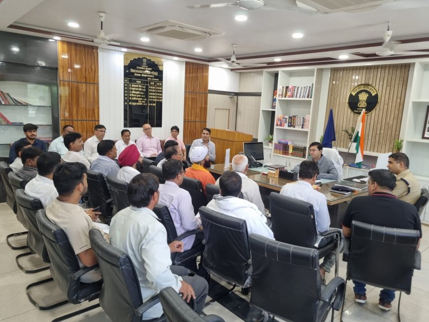 जिला कलेक्टर ने ली शांति समिति की बैठक, सौहार्दपूर्ण माहौल बनाए रखने पर दिया जोर