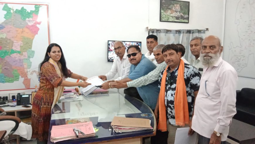 बढ़ती महंगाई बेरोजगारी, भ्रष्टाचार के विरोध में रैली के साथ दिया ज्ञापन