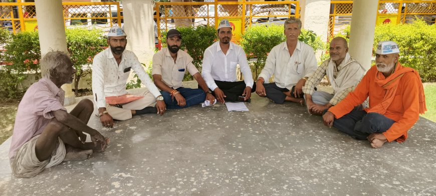 आम आदमी पार्टी नाथद्वारा के बैनर तले गांवगुड़ा की जनसमस्याओं को लेकर नायब तहसीलदार हस्तीमल जी को सौंपा ज्ञापन