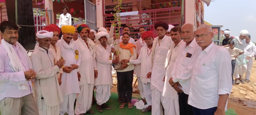 कुलकुण्ड़ धाम में शिव प्राण प्रतिष्ठा के अवसर पर 9 फीट का बीलपत्र लगाकर पर्यावरण महायज्ञ का दिया संदेश