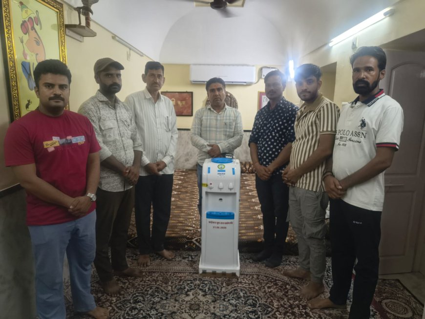 भाईचारा ग्रुप ने मां करणी मंदिर में भेंट की ठंडे पानी की मशीन